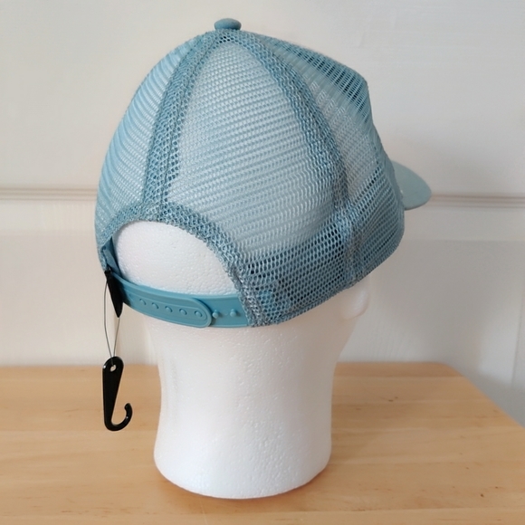 W's Patagonia Pastel P-6 Label Layback Trucker Hat - Picture 6 of 7